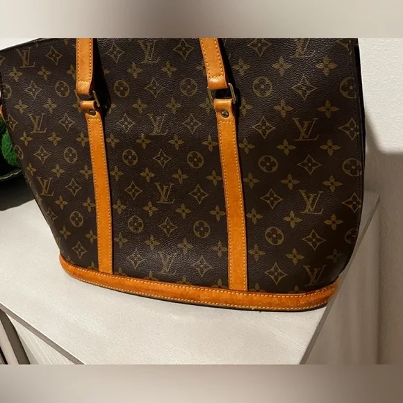 Louis Vuitton shoulder bag.SOLD - Picture 2 of 7